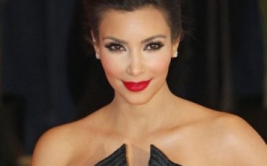 Kim Kardashian’ın güzellik sırrı ‘saten yüz’
